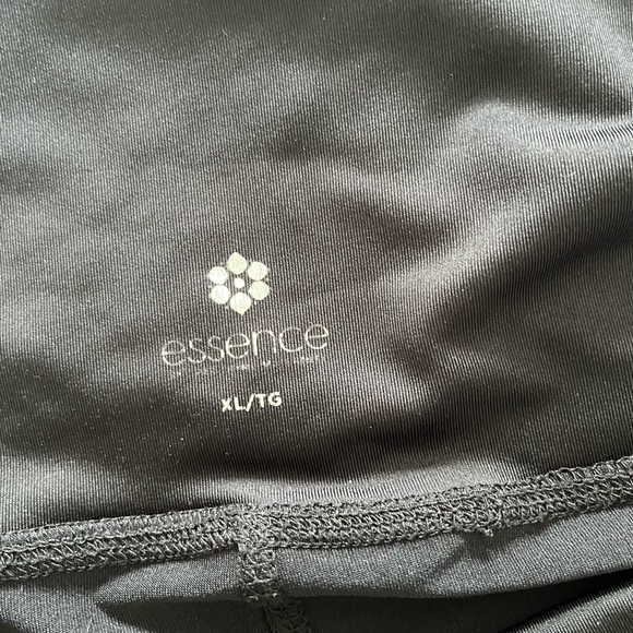 Maternity workout leggings size XL - Picture 6 of 6